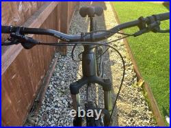 Trek Roscoe 6 Mountain Bike with Hydraulic Brakes and Dropper Post Medium Frame