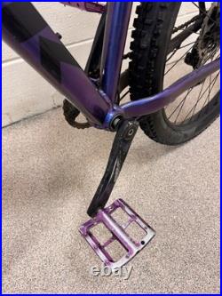 Trek Roscoe 6 XS Frame / 27.5 inch tyres / Purple Flip / Maxxis Tubeless tyres Trek Roscoe 6 XS Frame / 27.5 inch tyres / Purple Flip / Maxxis Tubeless tyres