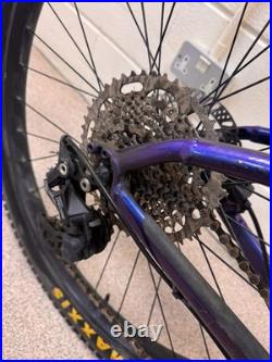 Trek Roscoe 6 XS Frame / 27.5 inch tyres / Purple Flip / Maxxis Tubeless tyres