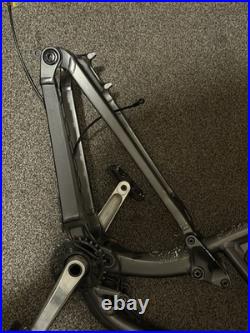 Trek fuel ex 5 gen 5 frame matte black size M/L frame crankset pedals
