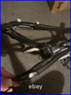 Trek fuel ex 5 gen 5 frame matte black size M/L frame crankset pedals