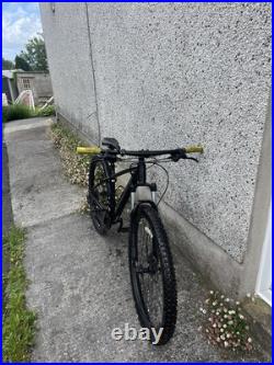 Trek marlin 5 Mountain Bike 29in 17in Frame Front Suspension Disc Brakes