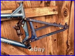 Turner Flux Mountain Bike Frame Medium 17 DW Link Ano Blue Fox MTB Vintage 26