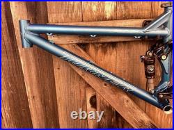 Turner Flux Mountain Bike Frame Medium 17 DW Link Ano Blue Fox MTB Vintage 26