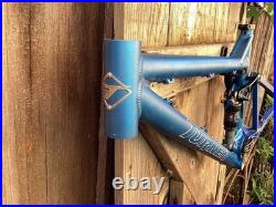 Turner Flux Mountain Bike Frame Medium 17 DW Link Ano Blue Fox MTB Vintage 26