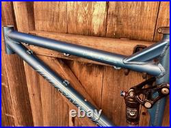 Turner Flux Mountain Bike Frame Medium 17 DW Link Ano Blue Fox MTB Vintage 26