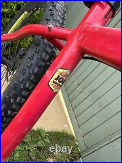 Voodoo Hoodoo Mountain Bike Red Medium frame 27.5 inch wheels Kept In Garage