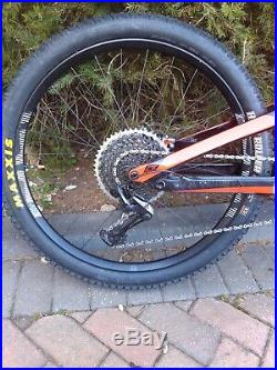 YT JEFFSY CF PRO mountain bike 27.5 Wheels, Medium Carbon Frame