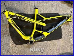 Yt Capra Cf Pro Frame medium yellow black 2017 Fitted With Rockshox Deluxe Shock