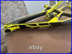 Yt Capra Cf Pro Frame medium yellow black 2017 Fitted With Rockshox Deluxe Shock