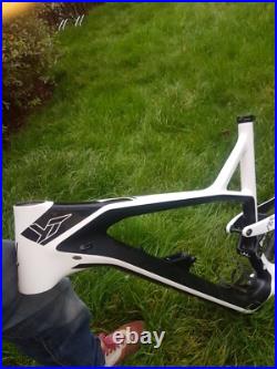 Yt One Jefsy XL Carbon Frame 27.5 Enduro Bike Dt Swiss Trek Kona Cube Fox Mrp